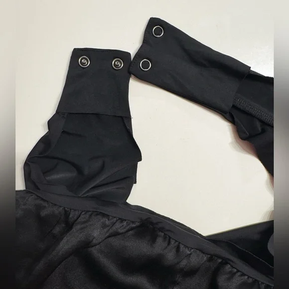 L’Agence Silk Plunge Neck Bodysuit in Black, Size Large. 🖤 - Picture 9 of 9